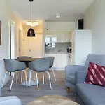 Godewindpark Deluxe-apartment 2-10 Mit Balkon Und Schoenem Gartenblick * Lübeck