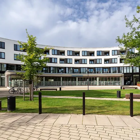 Godewindpark Deluxe-apartment 2-10 Mit Balkon Und Schoenem Gartenblick Lübeck