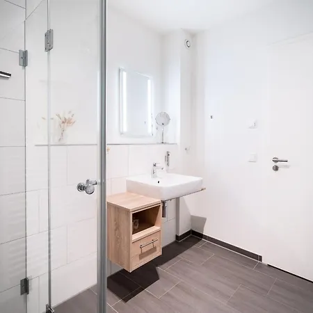 Godewindpark Deluxe-apartment 2-10 Mit Balkon Und Schoenem Gartenblick Lübeck